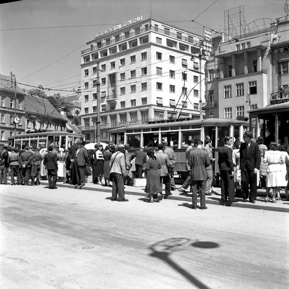 Trg bana Jelačića 3, zgrada 'Assicurazioni Generali', 1940. godine